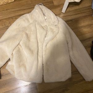 Crème fur coat